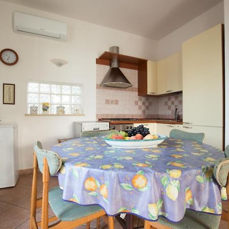 Villa Nadia Con Splendida Vista Mare 卡斯泰拉马莱 外观 照片