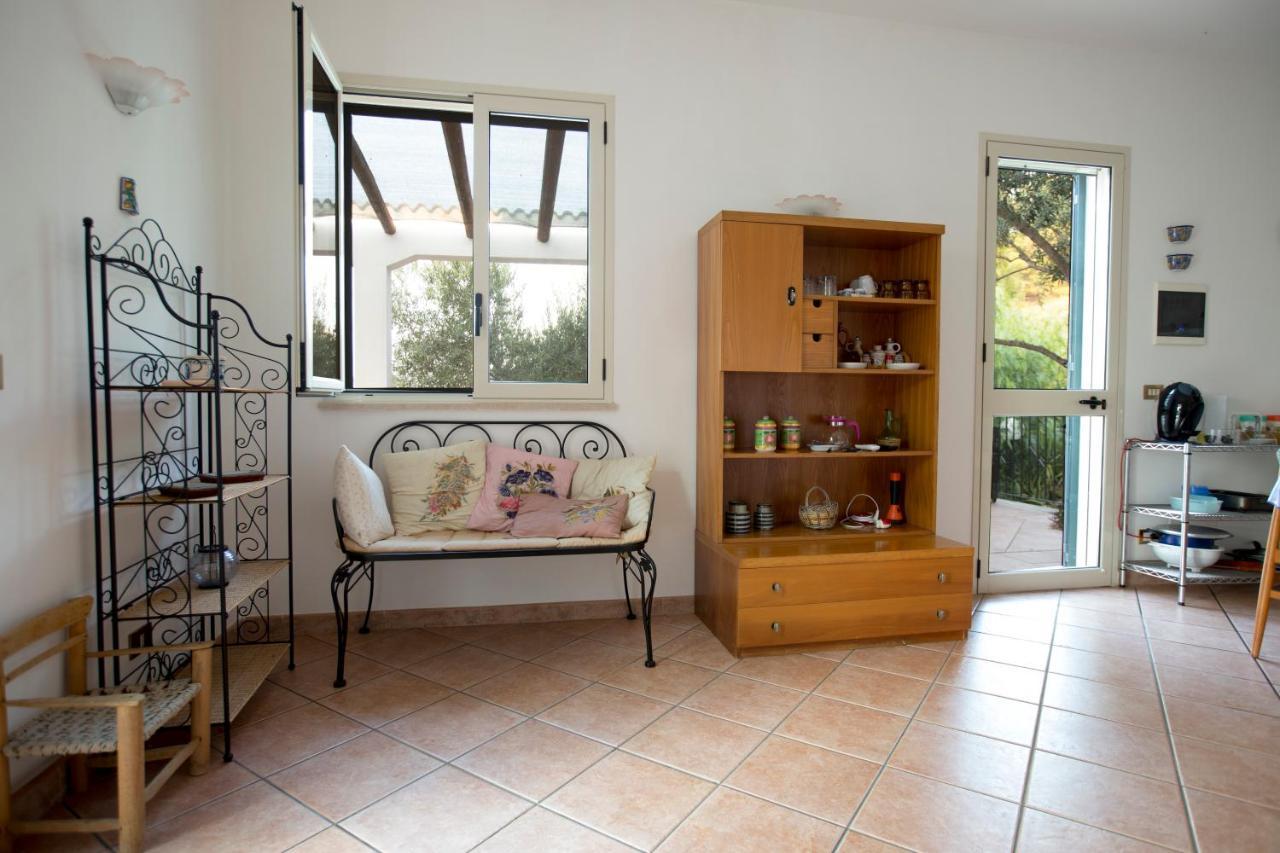 Villa Nadia Con Splendida Vista Mare 卡斯泰拉马莱 外观 照片