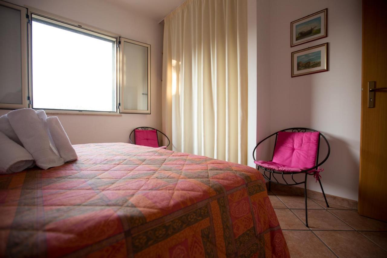 Villa Nadia Con Splendida Vista Mare 卡斯泰拉马莱 外观 照片