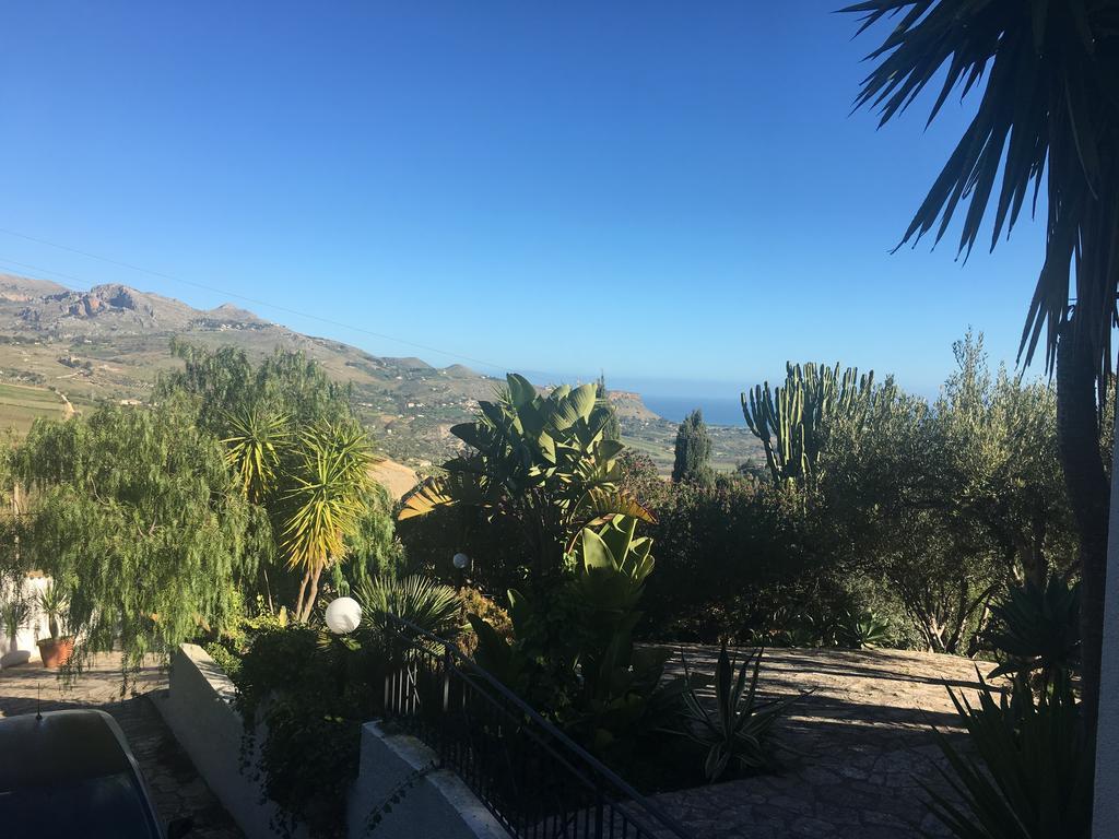 Villa Nadia Con Splendida Vista Mare 卡斯泰拉马莱 外观 照片
