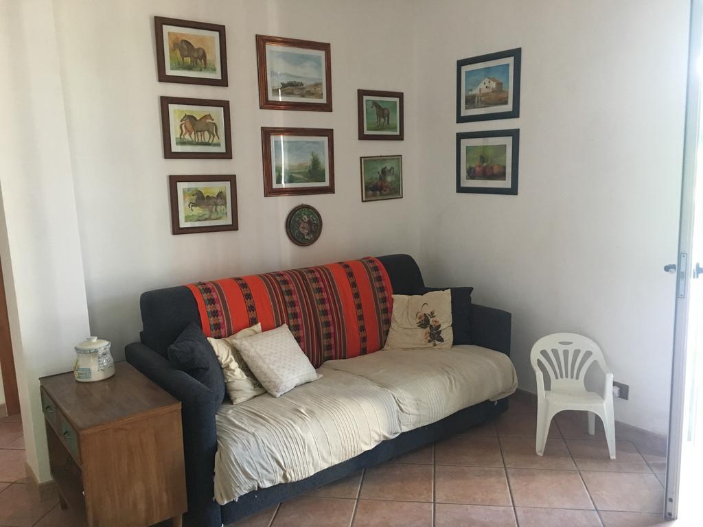Villa Nadia Con Splendida Vista Mare 卡斯泰拉马莱 外观 照片