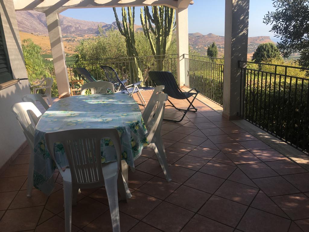 Villa Nadia Con Splendida Vista Mare 卡斯泰拉马莱 外观 照片